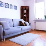 Cozy And Great Location By Cooee Apartments