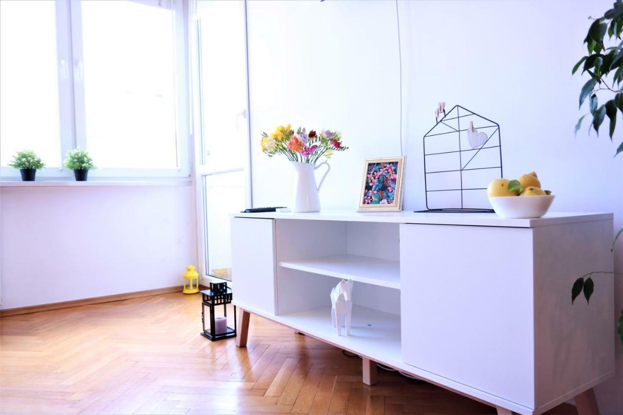 Apartament Cozy And Great Location By Cooee